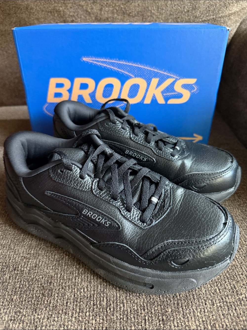 Brooks Ghost Max Leather